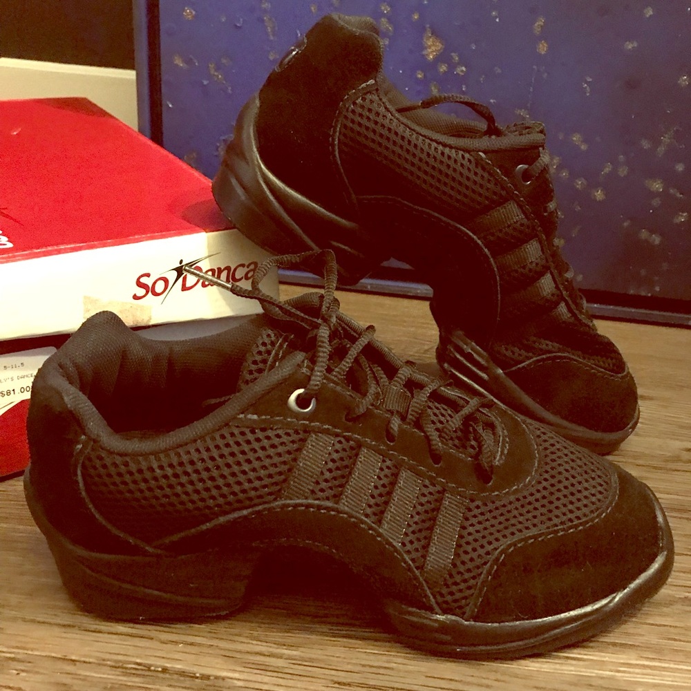 🖤🆕Black split sole Dance Sneaker-size 9🖤